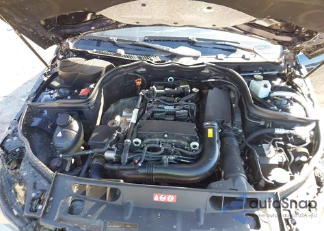 2013 Mercedes-Benz C 250 Sport from USA, damaged, VIN WDDGF4HB2DA784794